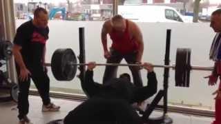 180 kg bankdrukken basic fit Geleen