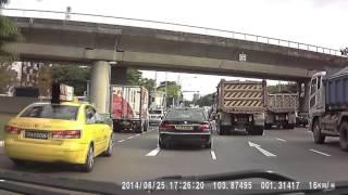 Submitted to Traffic Police: BMW SJZ5288Z Made an Illegal U-turn