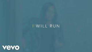 Tasha Cobbs Leonard - I Will Run (Lyric Video)