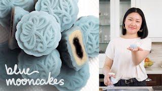 Blue Snowy Mooncakes (Lotus Paste & Blueberry) | 蓝色冰皮月饼（莲蓉蓝莓冰皮月饼）