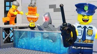 Escaping from the Underwater Prison: Shark Attack - Lego City Police Prison Break