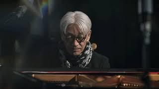 Ryuichi Sakamoto playing the piano for the isolated - Bibo No Aozora