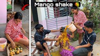 Behen ko diya fresh mango  shake bath 