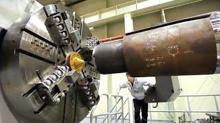 The world's largest lathe in operation