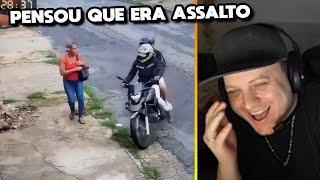 ELA PENSOU QUE ERA ASSALTO KKKKKKKKKK  - AXT REACT DAILY DOSE OF INTERNET