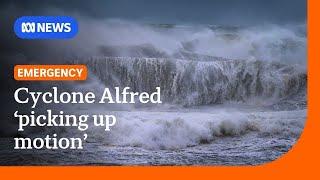 Emergency evacuation warnings for parts of NSW as Cyclone Alfred looms | ABC NEWS