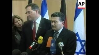 Israeli Defence Minister Amir Peretz meets German counterpart