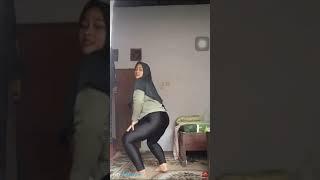 VIRAL!!!JILBAB GOYANG HOT ANUNYA KELIATAN