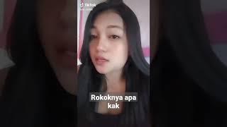 cewek cantik,rokoknya apa kak