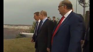 Алишер Усманов и Путин осматривают новый завод олигарха
