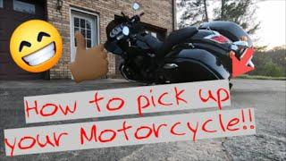 How to pick up your heavy motorcycle| This is the technique I prefer| It's EASY!!