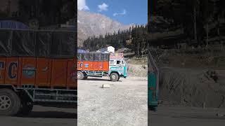 Manali Himachal Pradesh beutiful view #explorepage #ytshorts #travel #manali #highwaytruck #mountain