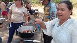 FOMOS NA CAVOUGADA FUI GRAVA PRA VCS VER MAIS ACABEI AJUDANDO NO CHURASCO