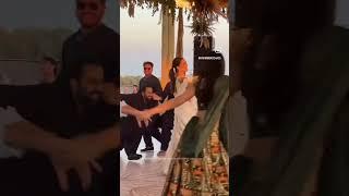 Bride dance with her squad