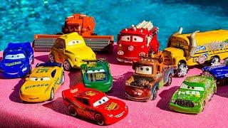 Clean up muddy minicars & Disney Pixar car convoys! Play in the garden