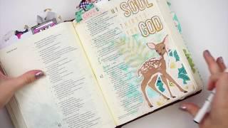 How to Use Distress Oxide Inks with Bible Art Journaling | Lindsey Lanning