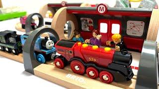 Brio & Wooden Train ThomasPlay with 10 tunnels and 2 stations!