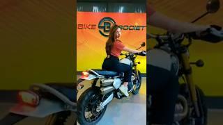 #viral #bike #shorts #girlbike #bikestunt