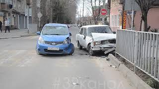 Очередное ДТП произошло в Анапе на перекрестке улиц Горького и Пролетарская