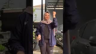 TikTok Hijab hot Goyang Atas Bawah Nampak