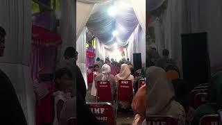 Suasana di Acara pernikahan Fadly adik dari Adik IparBaru aja mau nyanyi eh udh di stop sama Mayor