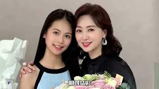 翁虹一家被偶遇！女儿颜值出众，老公帅气有型