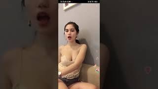 cewek cantik pamer payudara