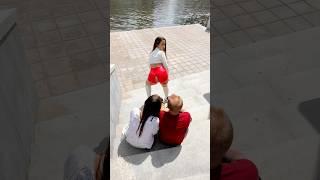 Social EXPERIMENT on random people: Is the first or second guy right? LA ELVÍRA #shorts #trending