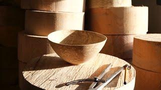 Glenn Lucas woodturning a thin wall bowl.