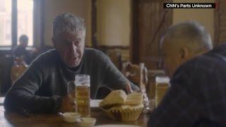 Anthony Bourdain and Anderson Cooper try super spicy wings