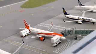 1:400 UK MODEL AIRPORT UPDATE - NIGHT TIME OPS!