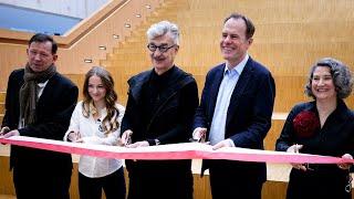 Wim Wenders weiht das nach ihm benannte Gymnasium ein