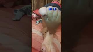 soles show - foot play - foot fetish video