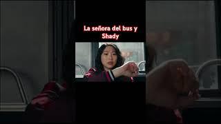 La señora del bus y Shady #parati #peliculas #resumenesdepeliculas #resumenpeliculas