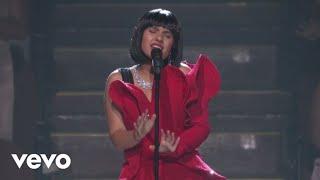 Alessia Cara - Scars To Your Beautiful  (Live At The MTV VMAs / 2017)