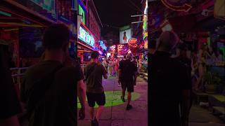 Jalan SOI COWBOY dunia gemerlap klub malam Bangkok Thailandhappy funny time travel enjoy night life