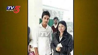 UP Teen Jailed For Trying To Click Selfie With Bulandshahr DM Chandrakala | TV5 News