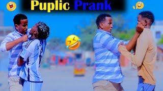 PUBLIC PRANK BAAQULI BOY OO BAXAR GACANTIISA ISKU GALIYAY