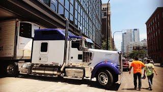 Trucking In Chicago W/ A W900L Lil Dawg VLOGS