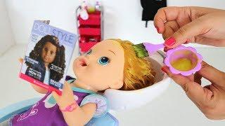 Baby Alive minha Boneca Sara e Mamae trabalhando no salãozinho de beleza!!! Totoykids Portugues