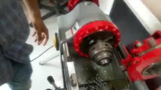 Pipe Threading Machine with Nipple Chuck Assembly