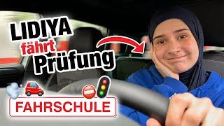 Lidiya fährt gegen Mauer und fällt durch  | Fischer Academy - Die Fahrschule