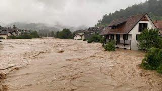 Погодный апокалипсис: потопы в Словении, сугробы из града в Германии, Греция полыхает огнем