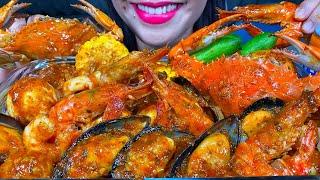 ASMR SEAFOOD BOIL IN SPICY BUTTER SAUCE *makanan laut pedas* 먹방 MUKBANG MASSIVE Eating Sounds