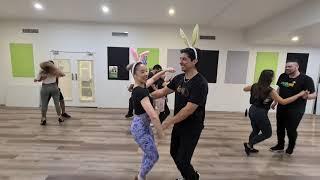 ⭐BACHATA COUNTER-BALANCE MOVES⭐ #bachata Moderna class by Juan Ruiz and Kelsi