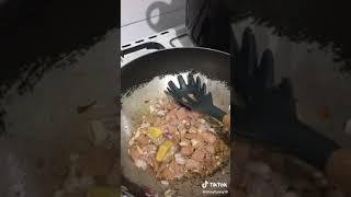 How to cook Sotanghon  Guisado