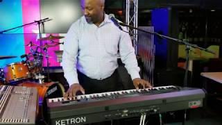 KETRON SD9 Pro AJAMSONIC Keyboard used to play Mado by Franco (all playing version).