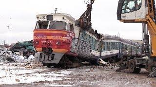 Слом моторного вагона дизель-поезда ДР1А-224 1 / Scrapping of DR1A-224 DMU motor car 1