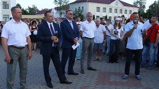 На Центральной площади Светлогорска горожане встретились с представителями власти