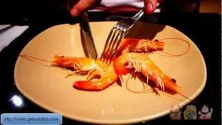 How to Peel a Prawn without getting your hands dirty